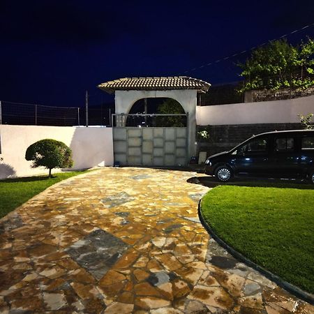 Shena Guest House Gjirokastër Esterno foto