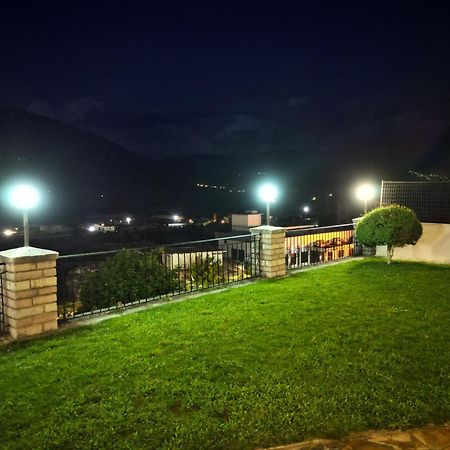 Shena Guest House Gjirokastër Esterno foto