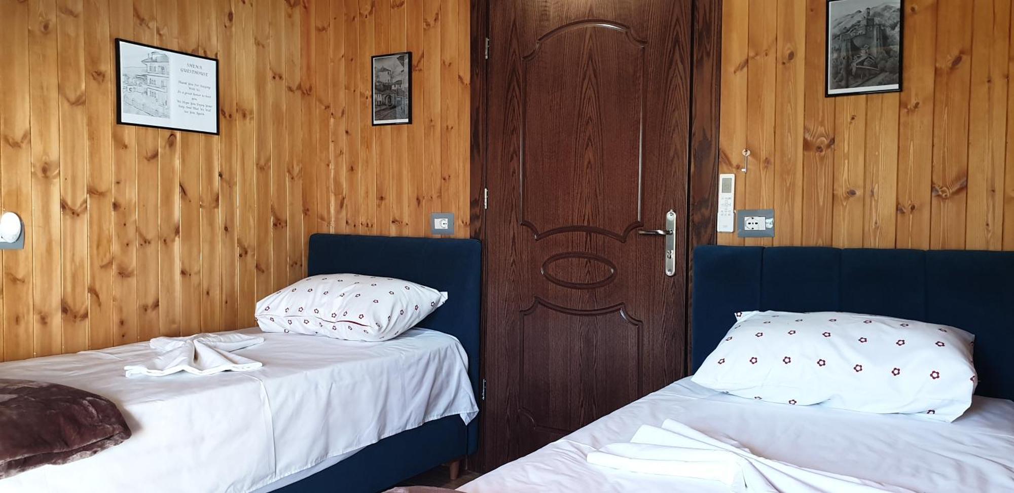 Shena Guest House Gjirokastër Esterno foto