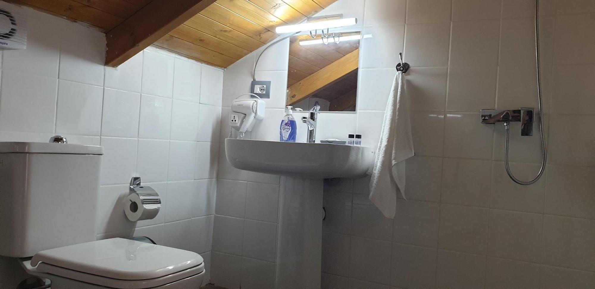 Shena Guest House Gjirokastër Esterno foto