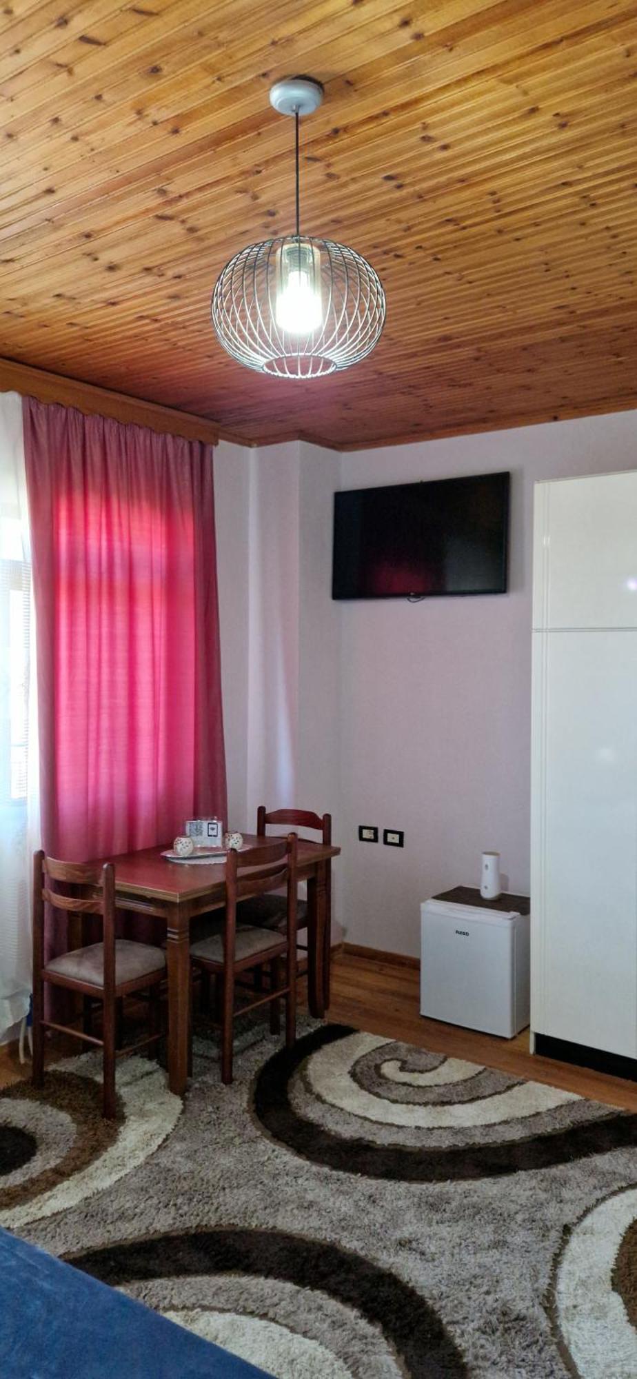 Shena Guest House Gjirokastër Esterno foto