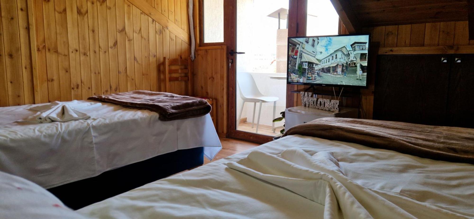 Shena Guest House Gjirokastër Esterno foto