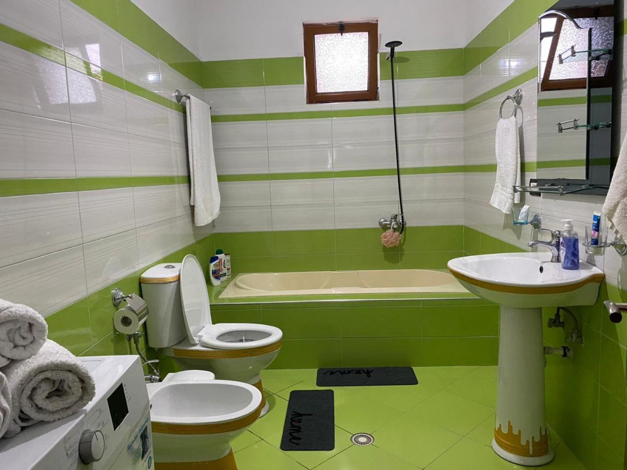 Shena Guest House Gjirokastër Esterno foto