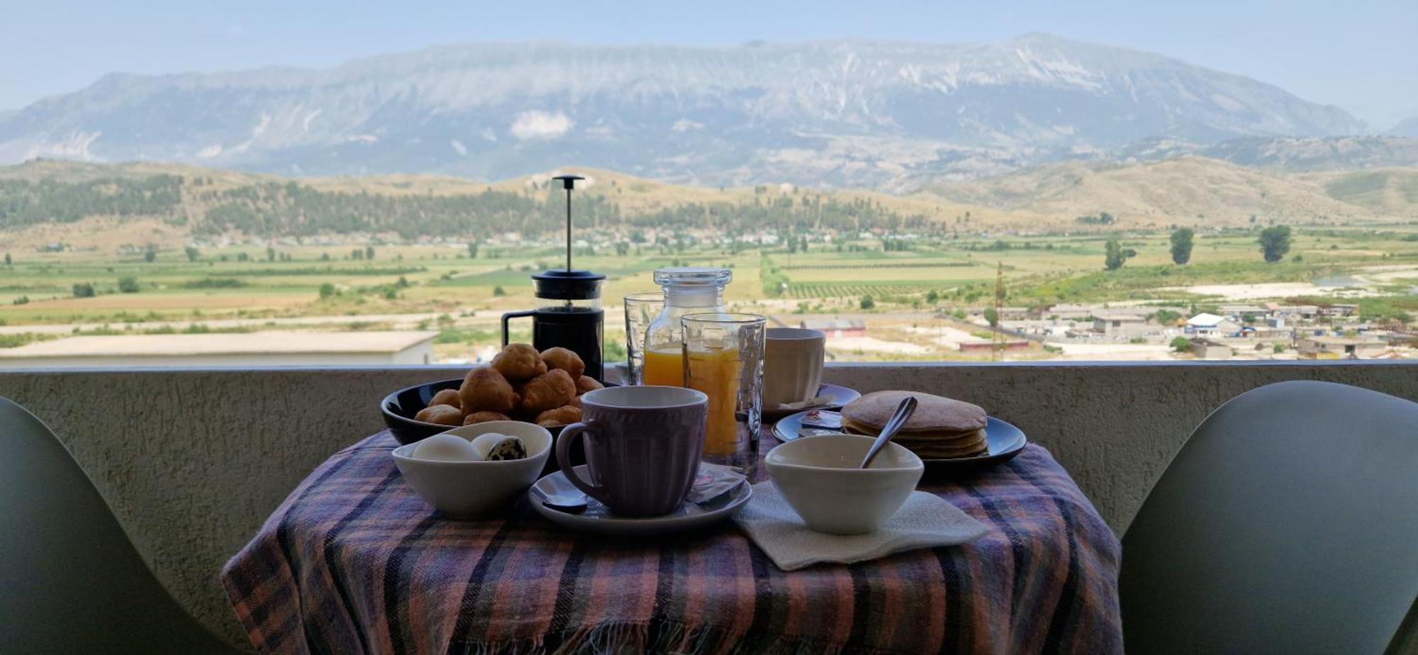 Shena Guest House Gjirokastër Esterno foto